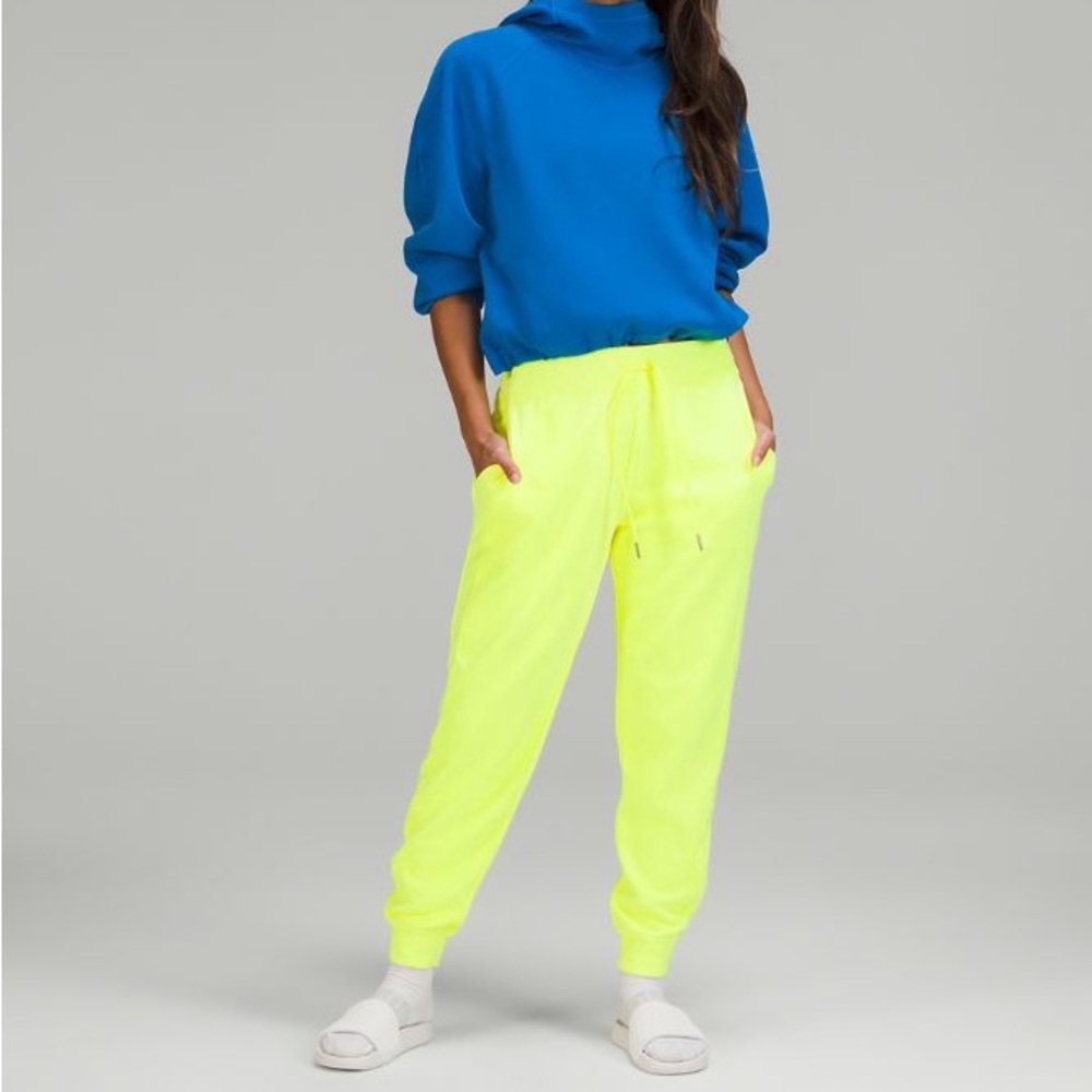 NWOT Lululemon Full Length Scuba Joggers